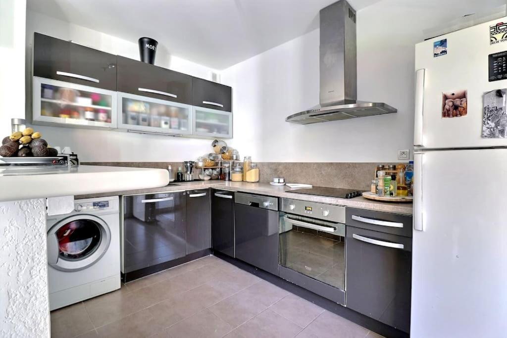 Tres Bel Appartement Contemporain Et Calme Фрежус Екстер'єр фото