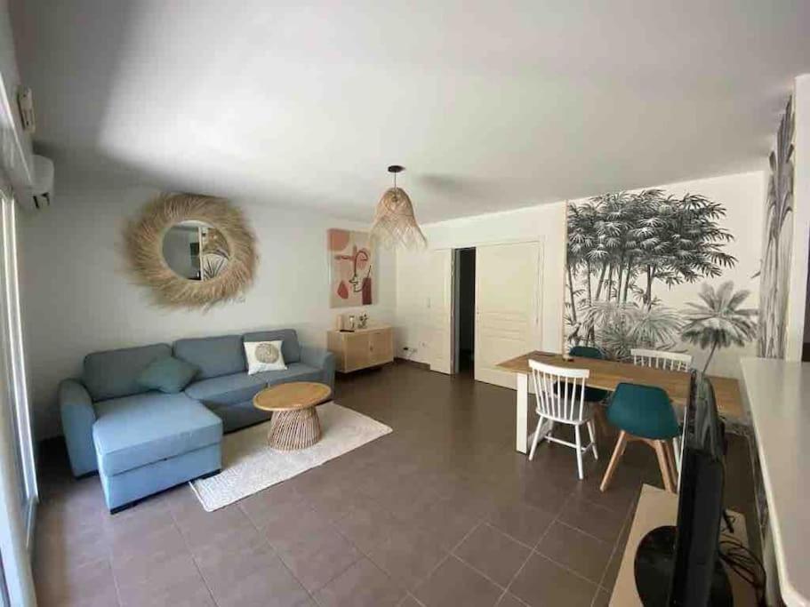 Tres Bel Appartement Contemporain Et Calme Фрежус Екстер'єр фото