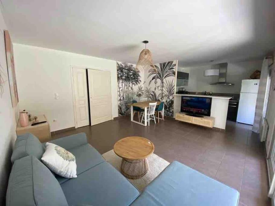 Tres Bel Appartement Contemporain Et Calme Фрежус Екстер'єр фото
