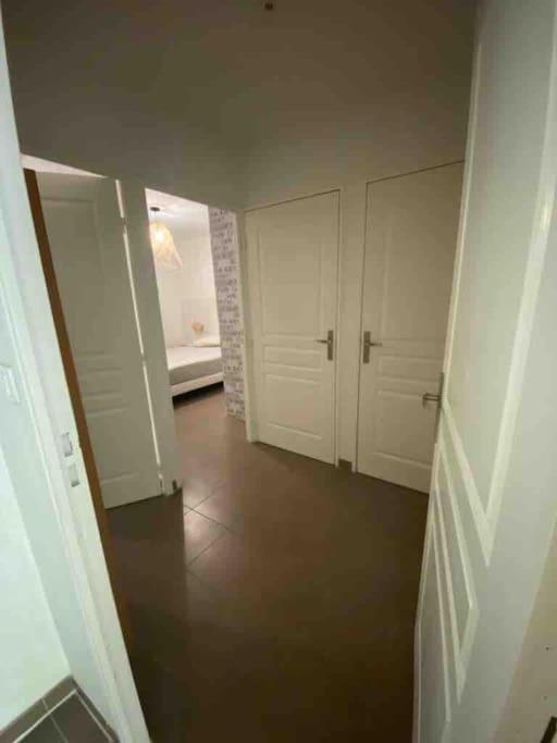 Tres Bel Appartement Contemporain Et Calme Фрежус Екстер'єр фото